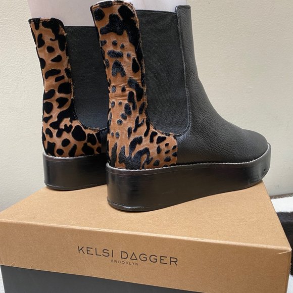 KELSI DAGGER BROOKLYN Forest Chelsea Boot In Black Leather/ Leopard Velvet SZ 8M - Picture 1 of 8